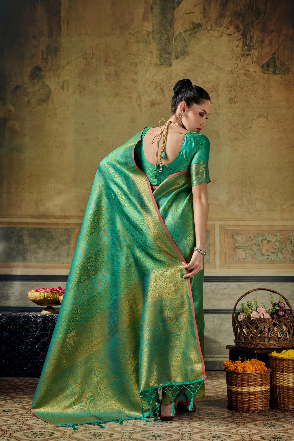 Silk Festival Wear Green Handloom Weaving Saree