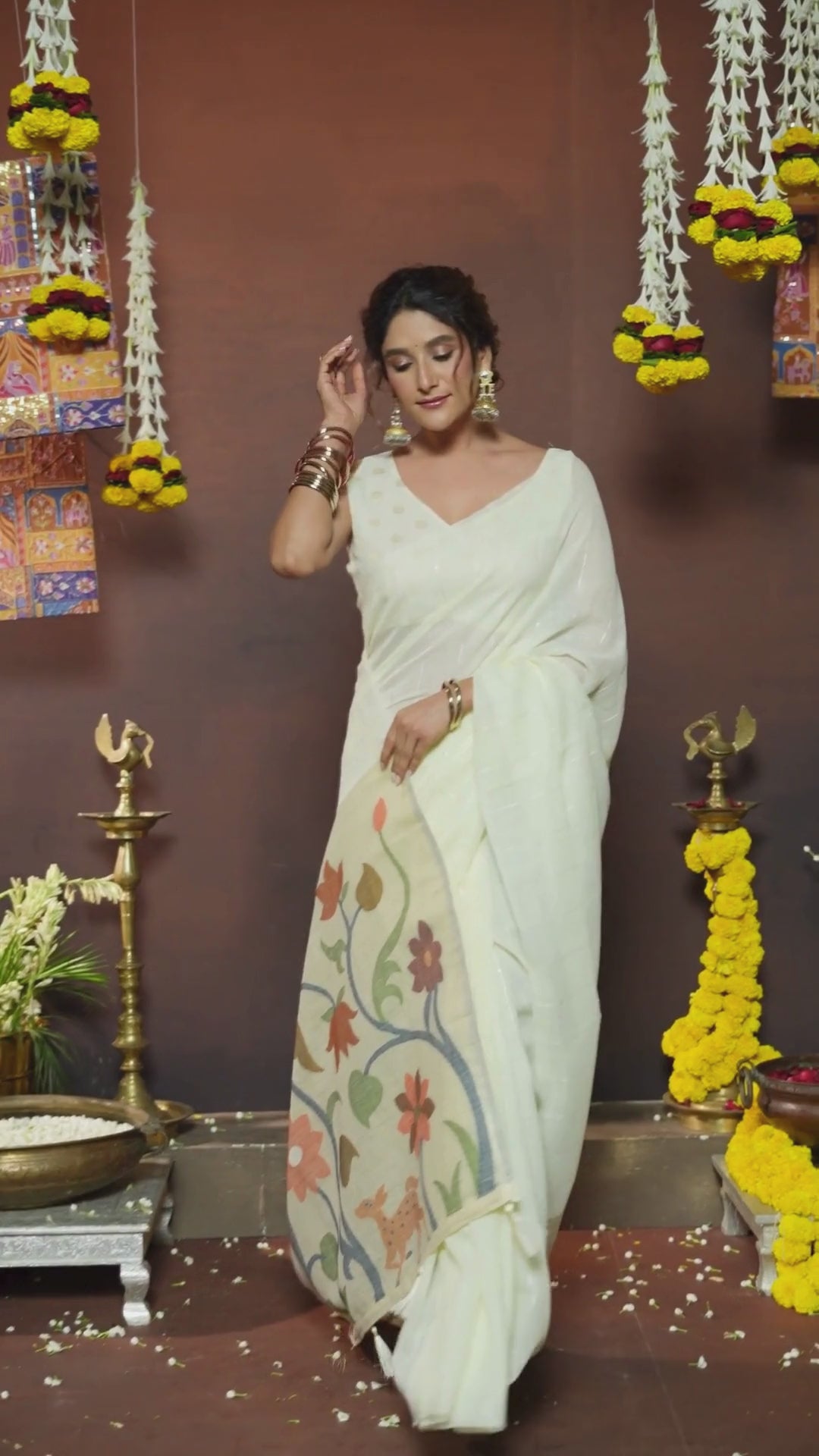 Linen Sequence Off White Casual Wear Jacquard Pallu Saree